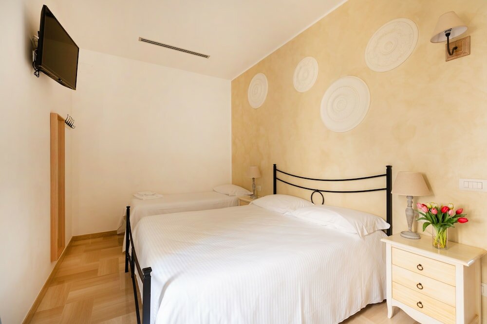 Фото Palazzo de Luca