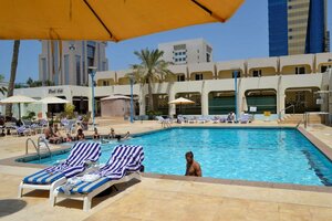 Гостиница Hotel Golden Tulip Bahrain