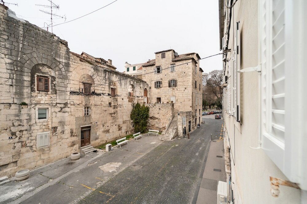 Фото Tifani Luxury Rooms 2