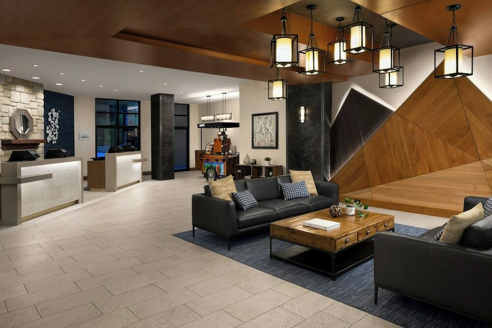 Фото Delta Hotels by Marriott Whistler Village Suites