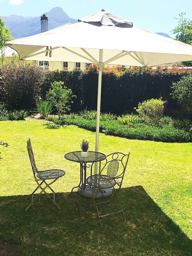 Фото No. 10 Caledon Street Guest House