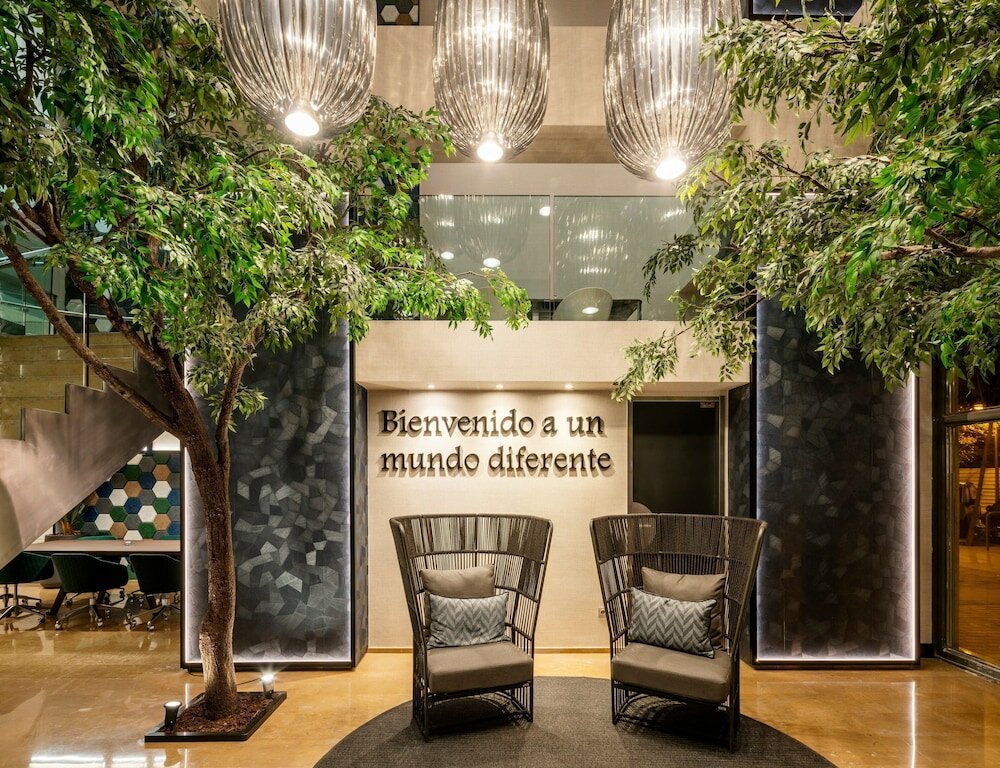 Фото Hotel Ilunion Valencia 4