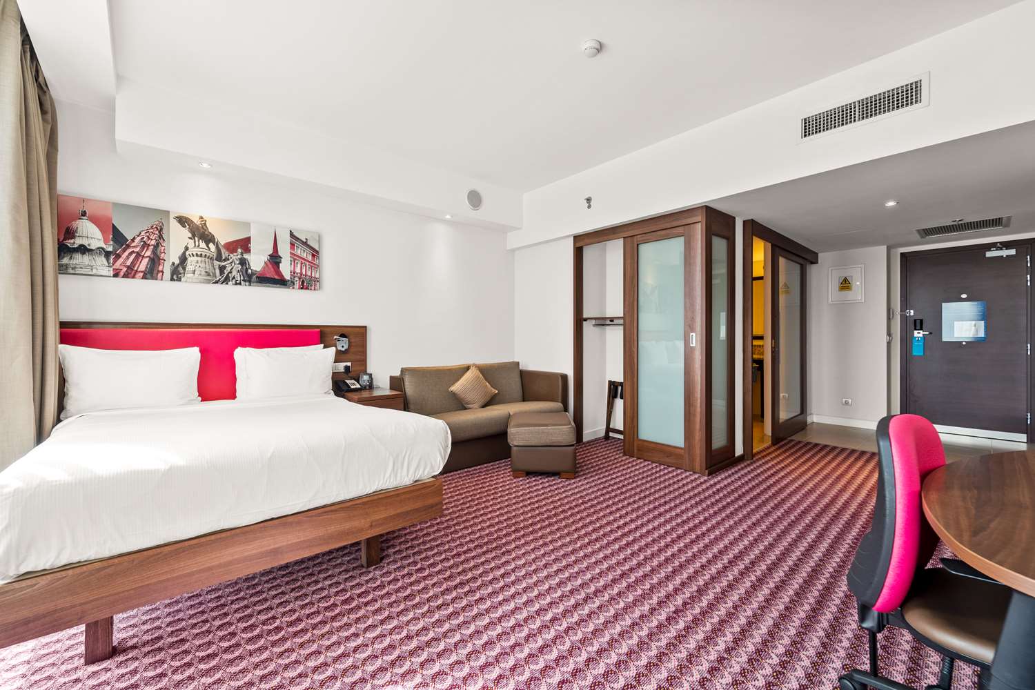 Фото Hampton by Hilton Cluj-Napoca