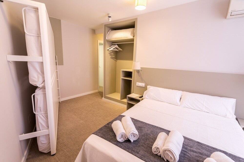 Фото Hostal Gran Vía