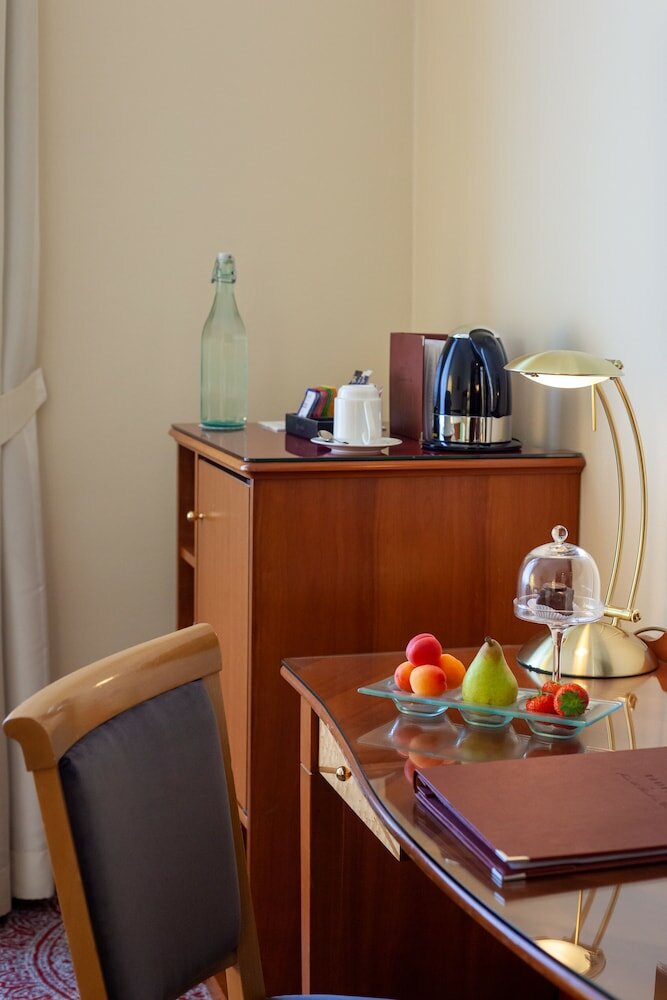 Фото Hotel Kaiserhof Wien