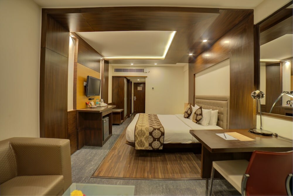 Фото Goldfinch Hotel Mangalore
