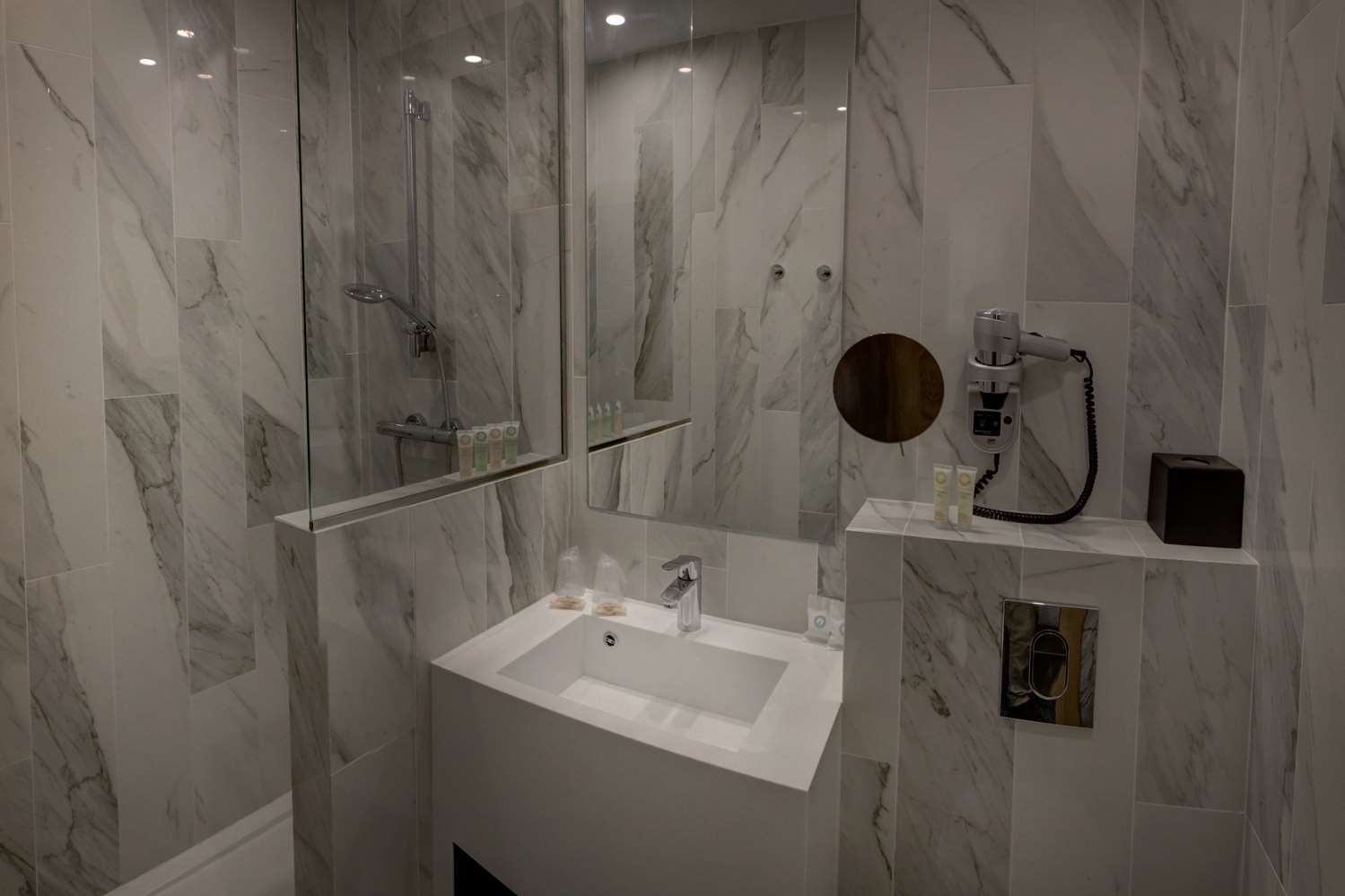 Фото Best Western Plus Hotel Comedie Saint-Roch