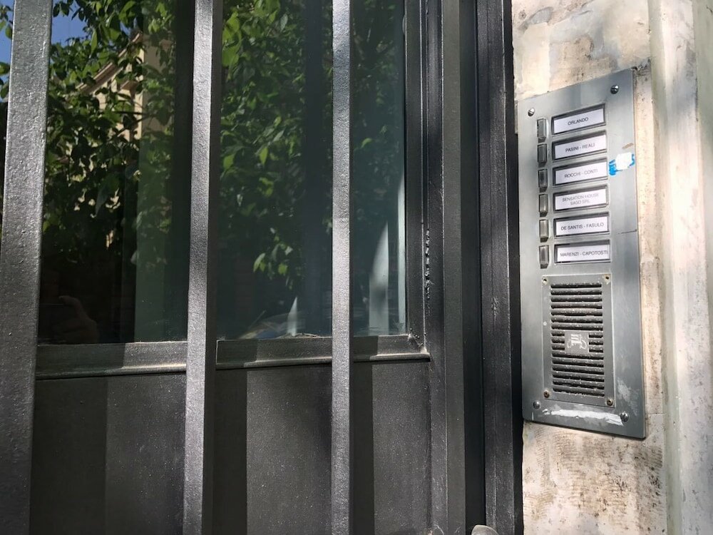 Фото Sensation House