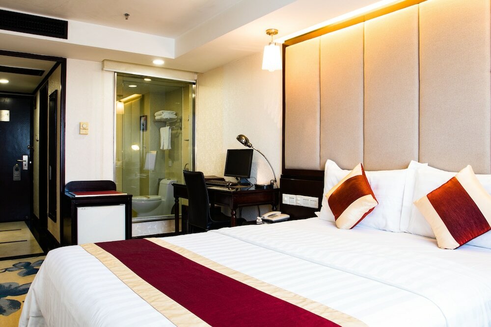 Фото New World Hotel