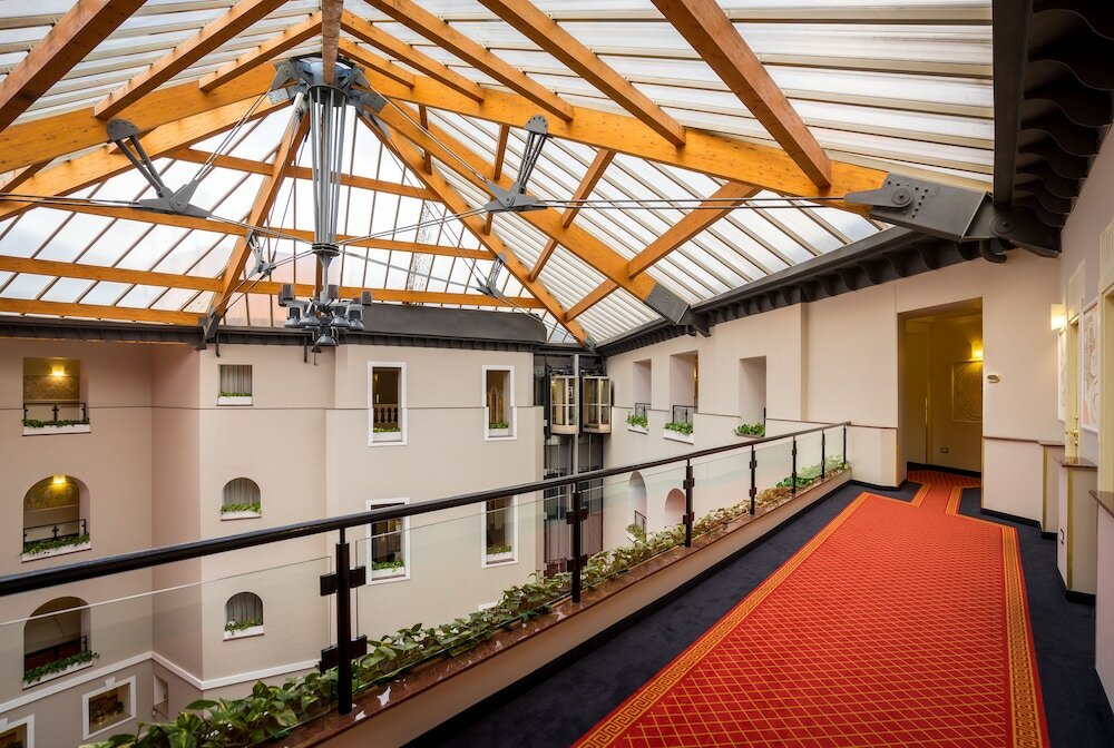 Фото Grand Hotel Yerevan