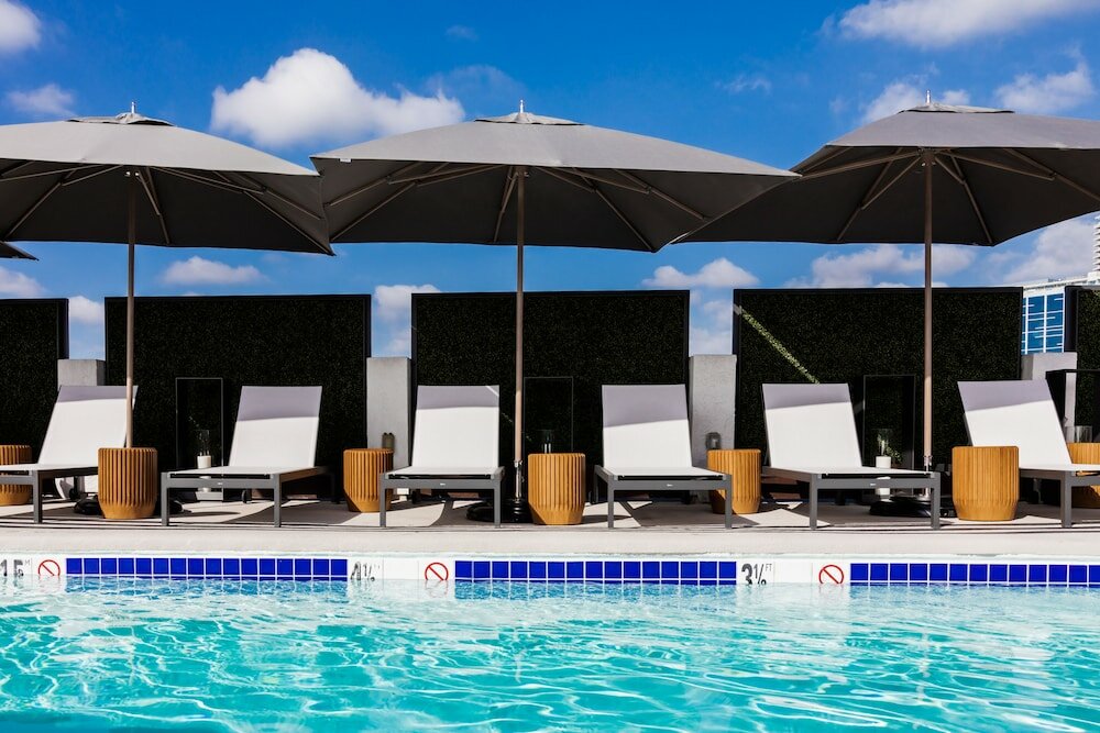 Фото Montrose at Beverly Hills