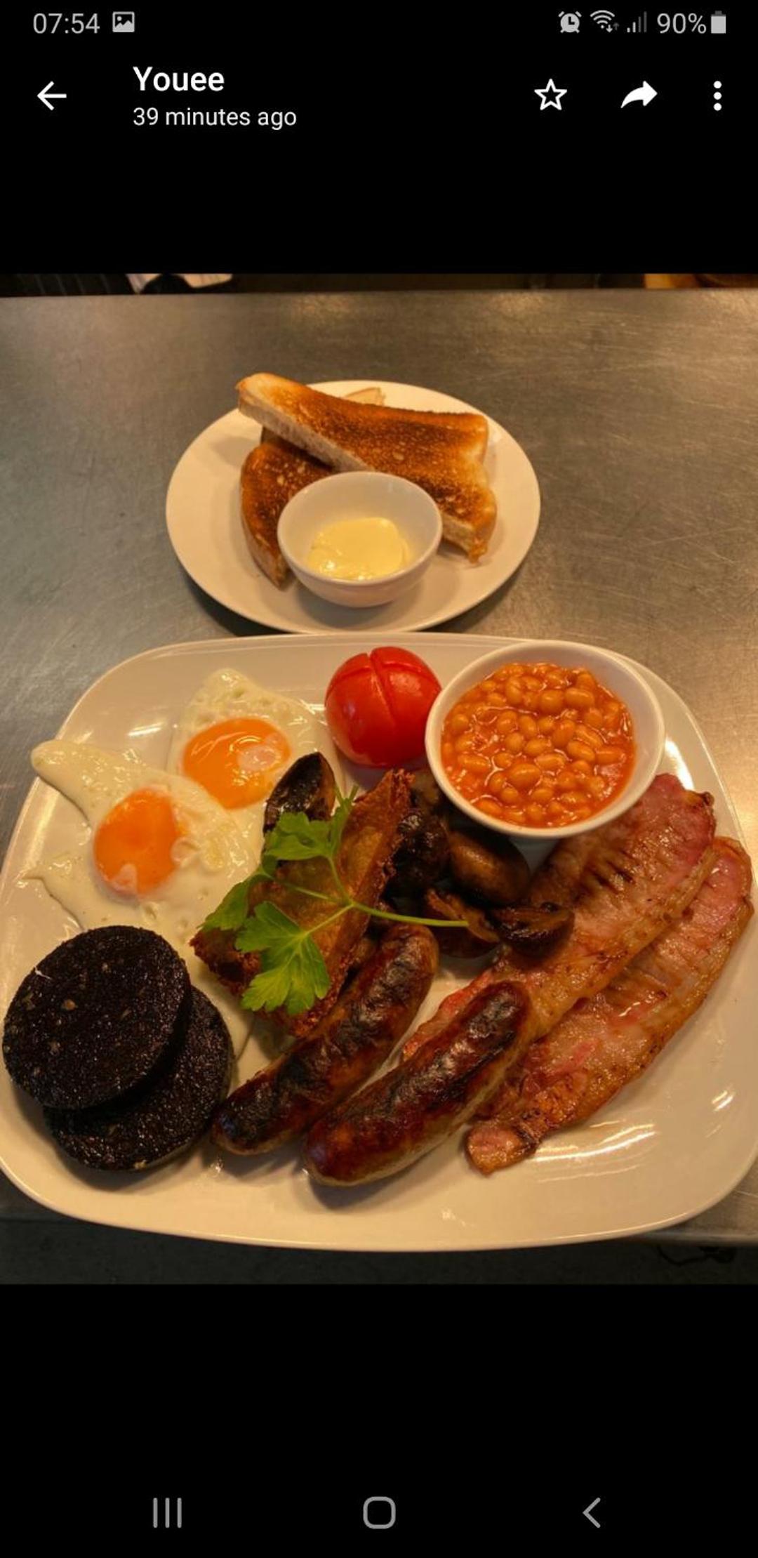 Фото The Emmbrook Inn