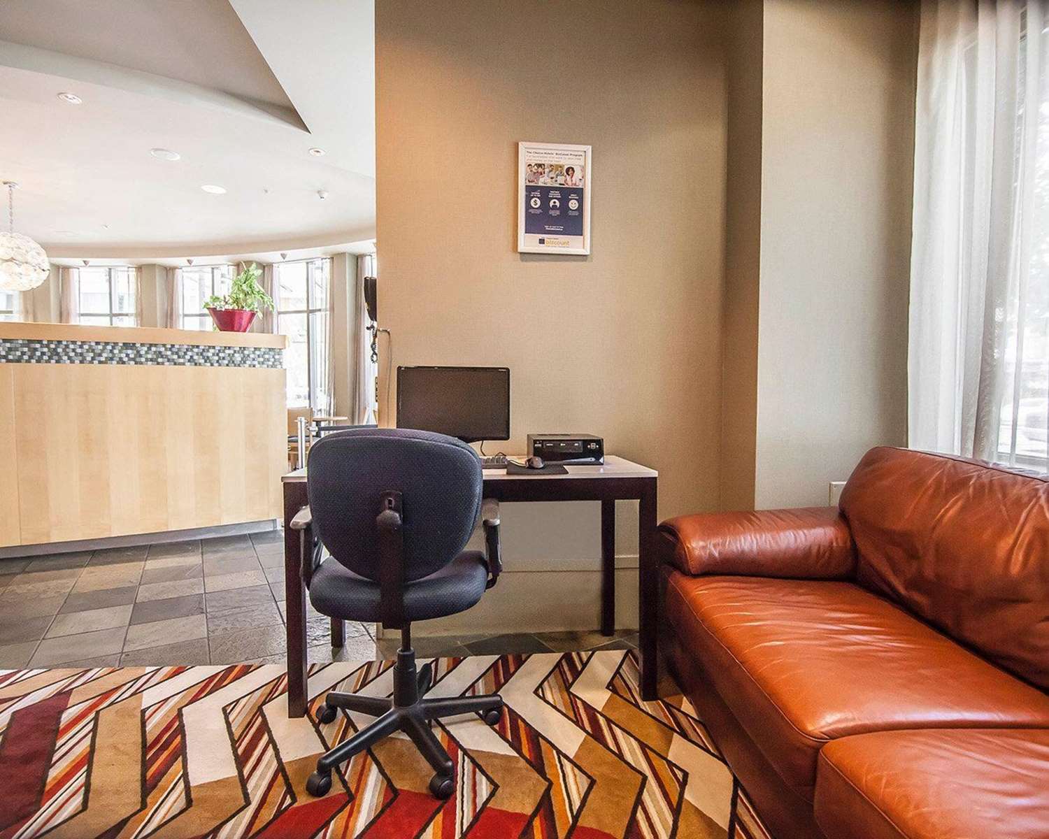 Фото Comfort Hotel Vancouver Airport