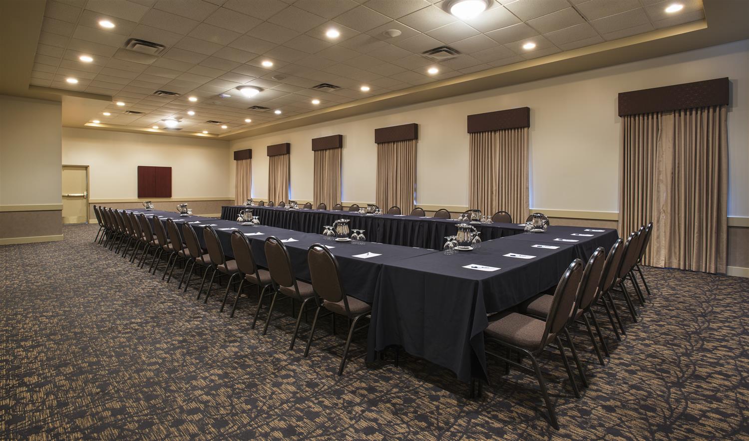 Фото Best Western Plus Winnipeg Airport Hotel