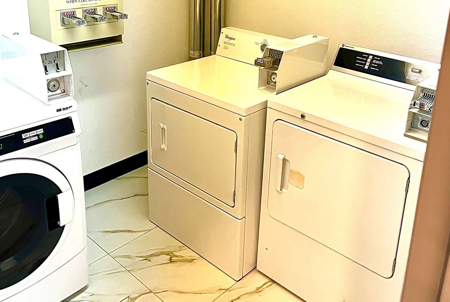 Фото Super 8 by Wyndham Hinton