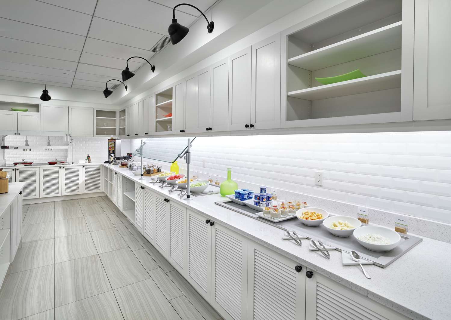 Фото DoubleTree by Hilton Edmonton Downtown