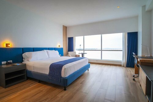 Гостиница Wyndham Guayaquil Puerto Santa Ana в Гуаякиле