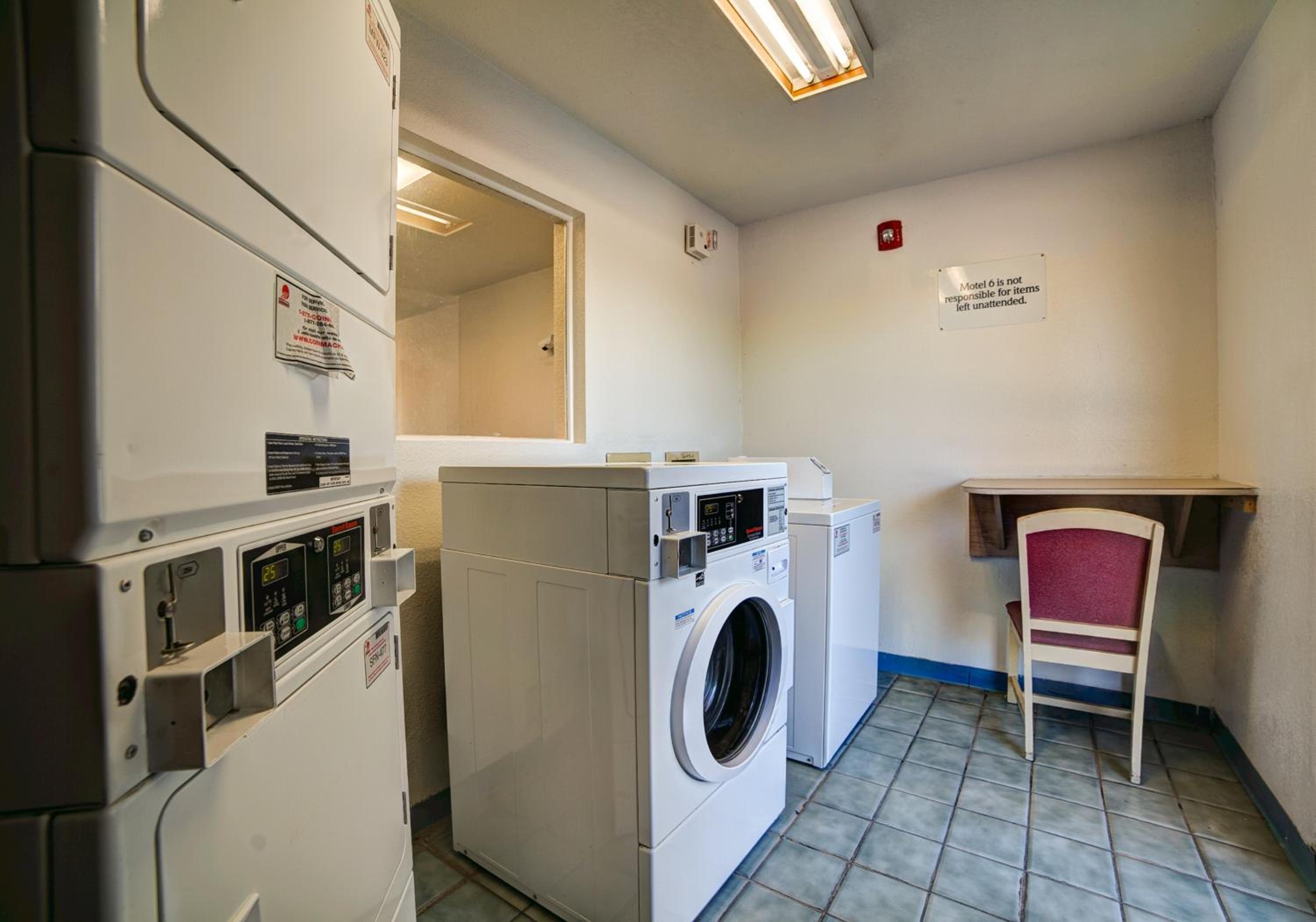 Фото Super 7 Inn