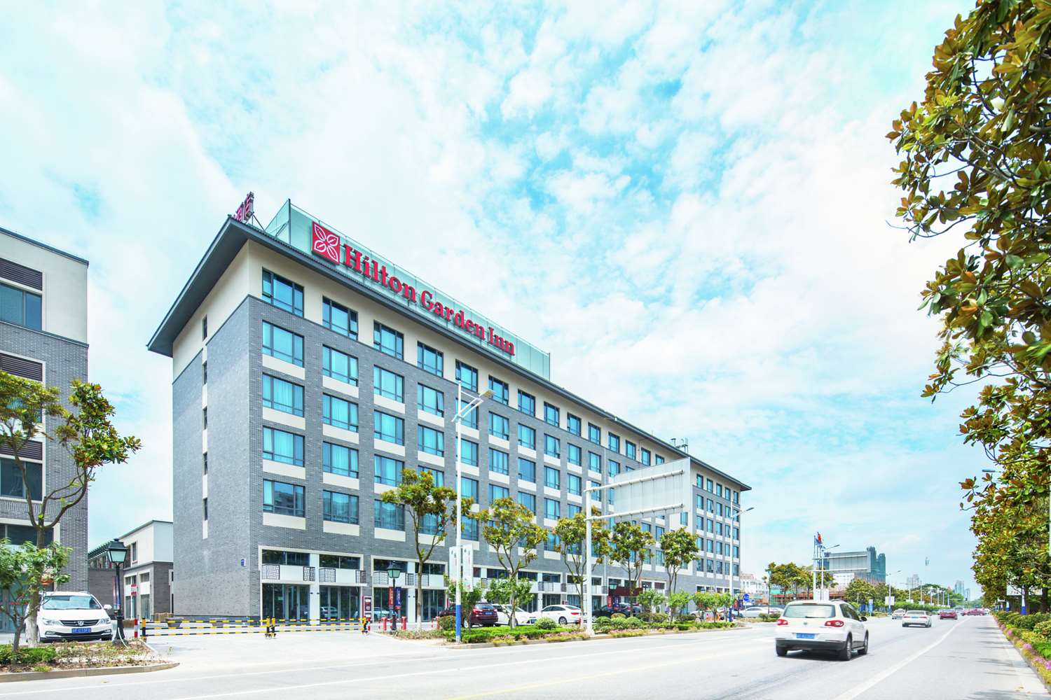 Фото Hilton Garden Inn Qidong