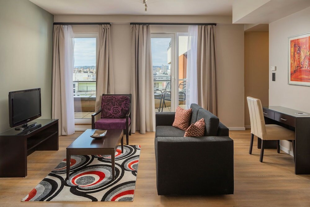 Фото Escala Hotel & Suites