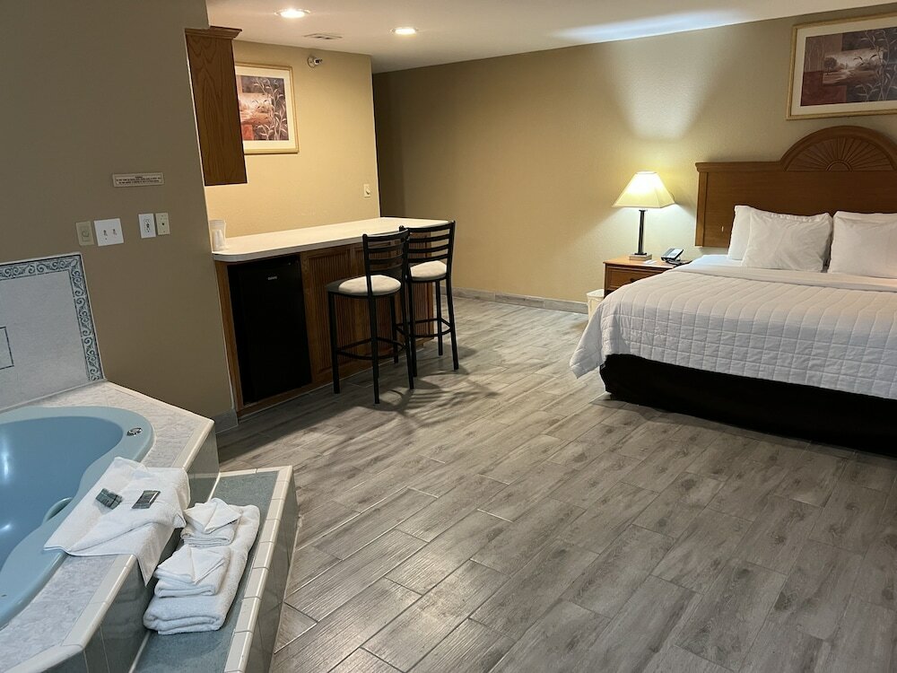 Фото Americas Best Value Inn Pharr