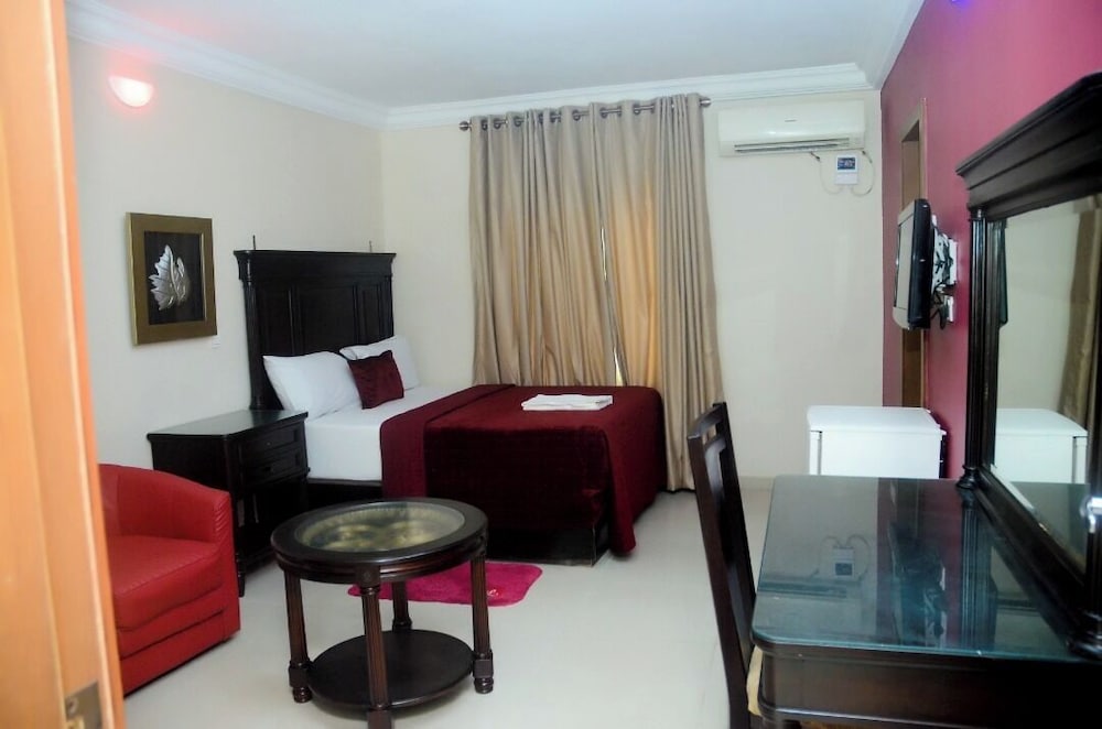 Фото Emperor's PLace Luxury Room