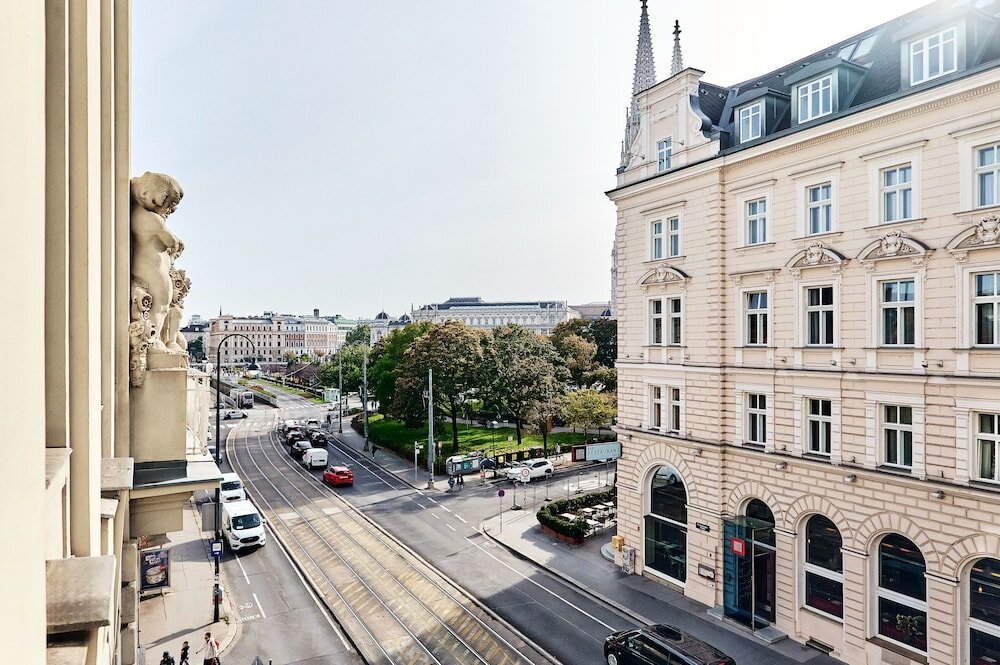 Фото Hotel Pension Baron am Schottentor