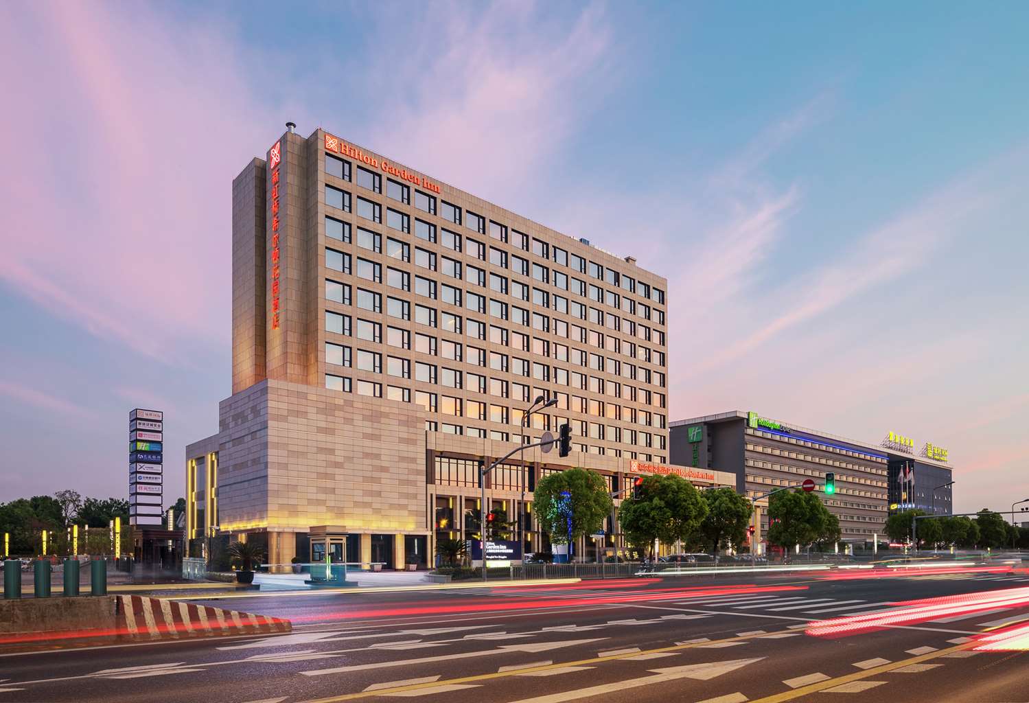 Фото Hilton Garden Inn Shanghai Hongqiao Necc