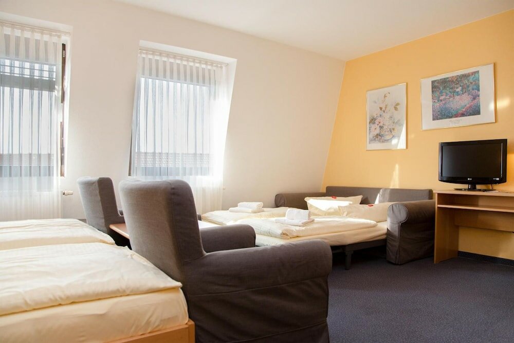 Фото Montana Hotel