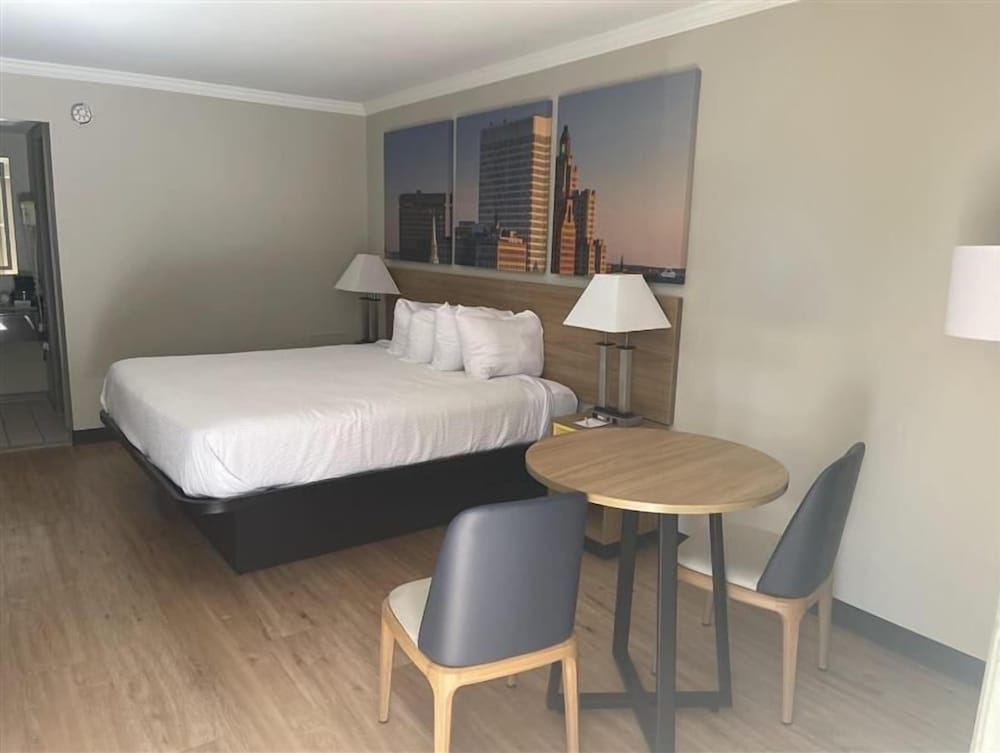 Фото Days Inn by Wyndham Wilmington/Newark