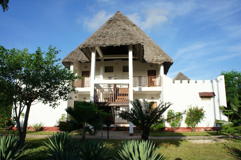 Фото Uroa Bay Beach Resort