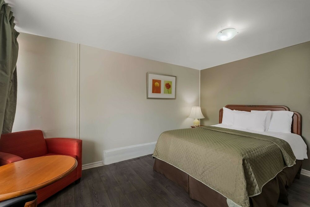 Фото Knights Inn Burlington, On