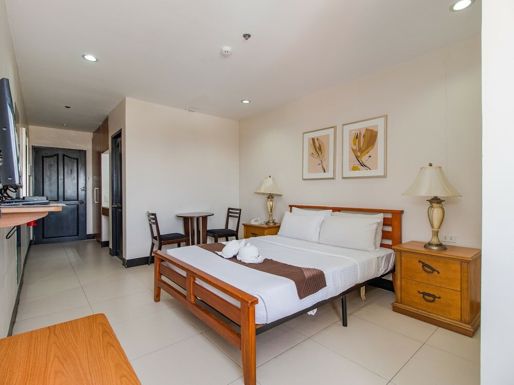 Фото Main Hotel & Suites