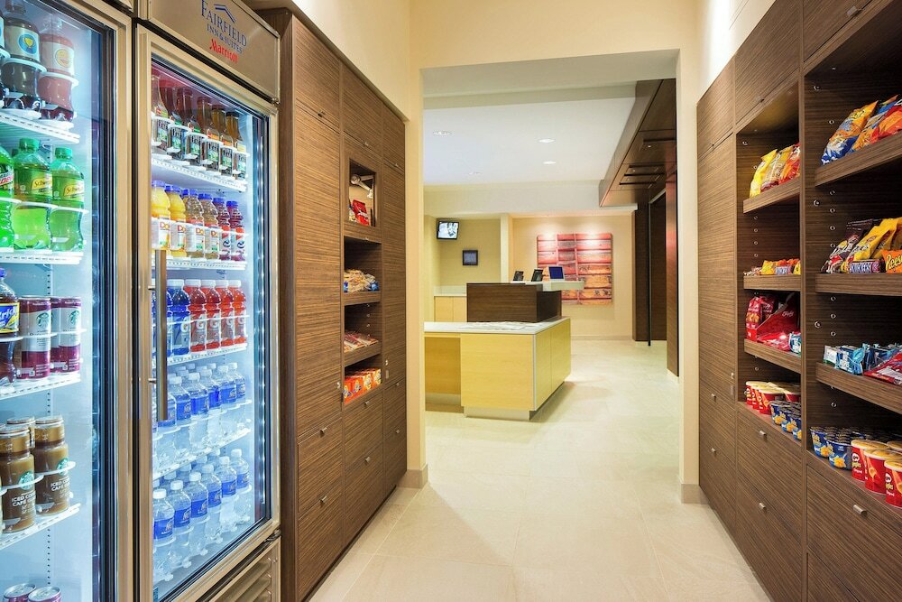 Фото Fairfield Inn & Suites by Marriott Calgary Downtown