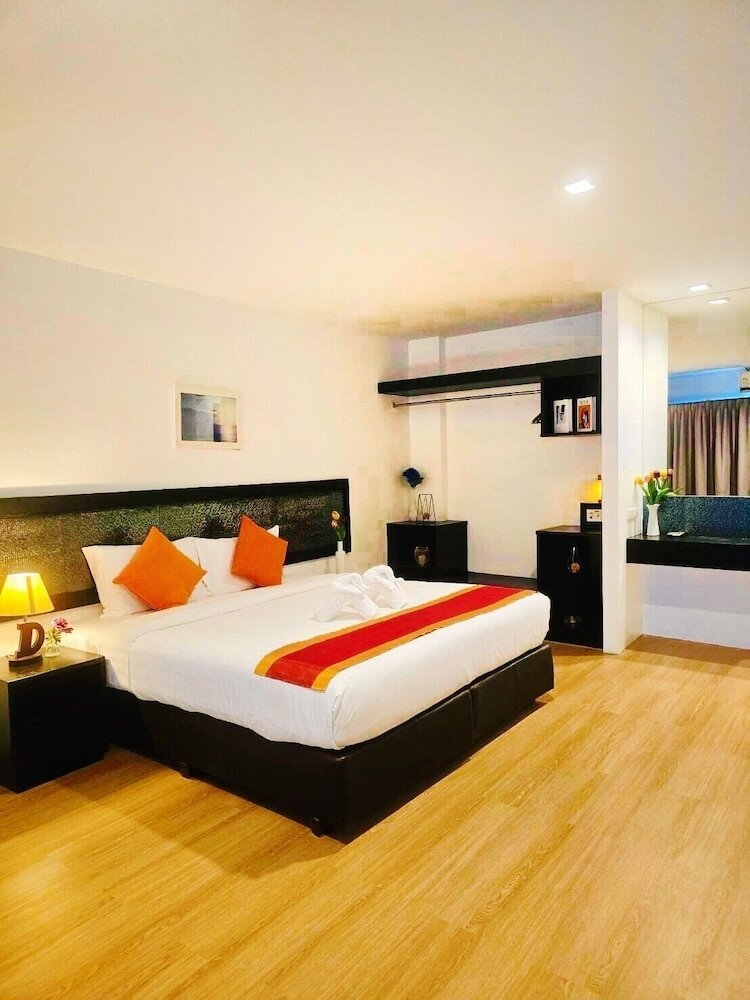 Фото RedDoorz I Talay Resort