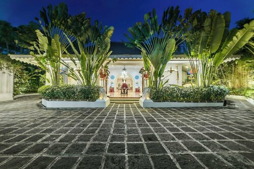 Гостиница Hotel Tugu Blitar в Блитаре