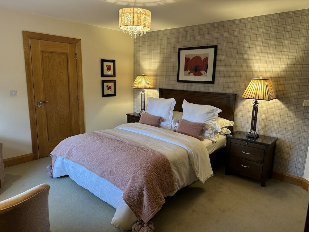 Фото Crowfield House