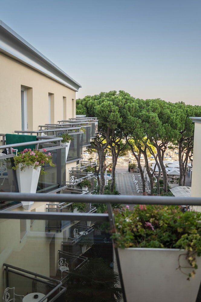 Фото Hotel Excelsior