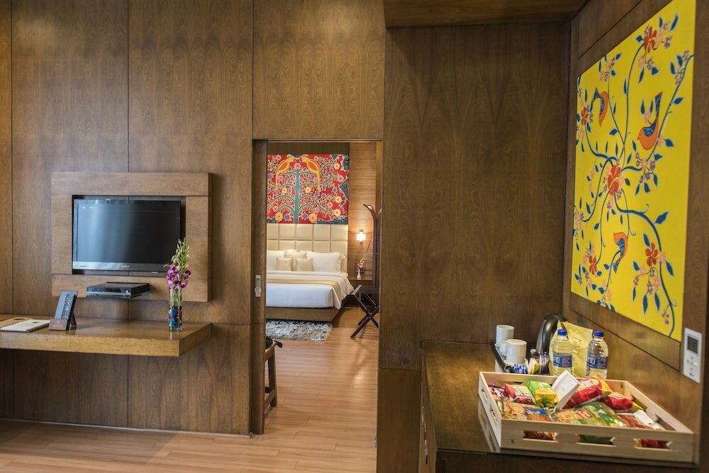 Фото Monotel Luxury Business Hotel