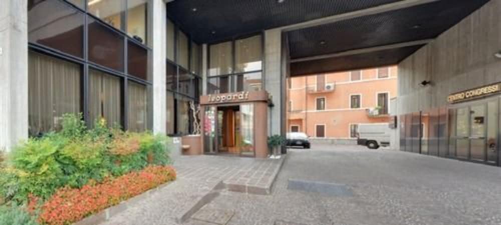 Фото Hotel Leopardi