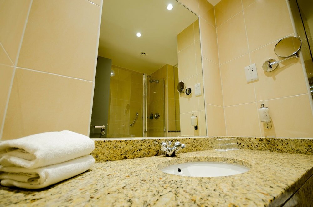 Фото Drury Court Hotel