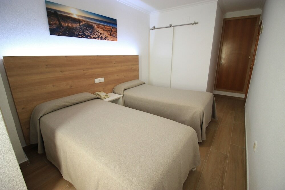 Фото Hostal Pensimar