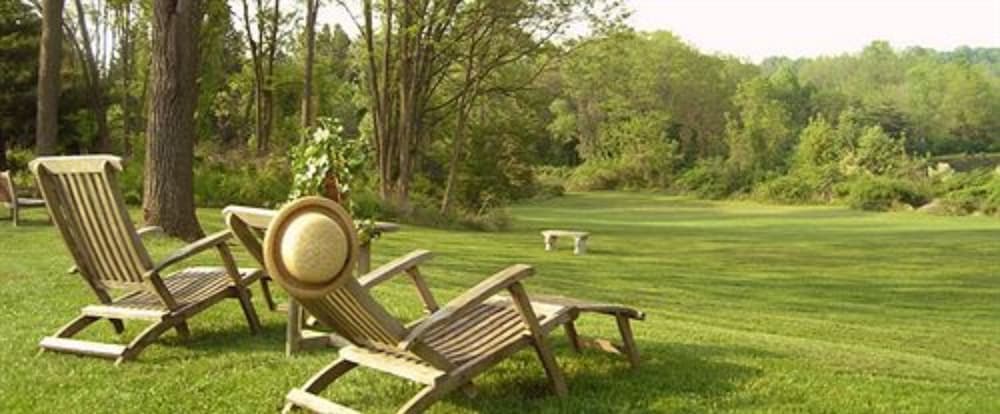 Фото Fairville Inn