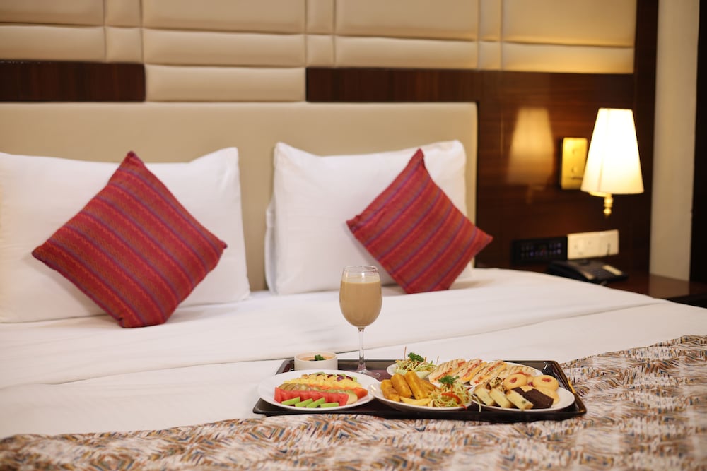 Фото Hotel Samrat Inn