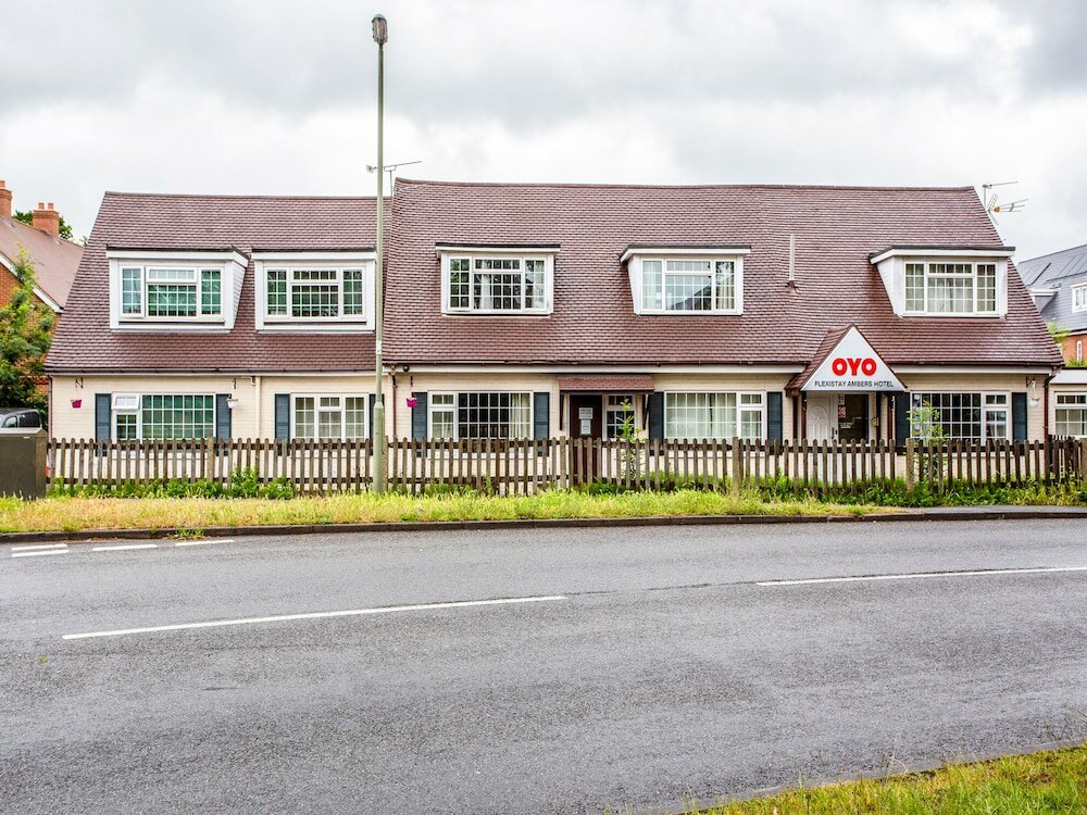 Фото Flexistay Ambers Gatwick Aparthotel