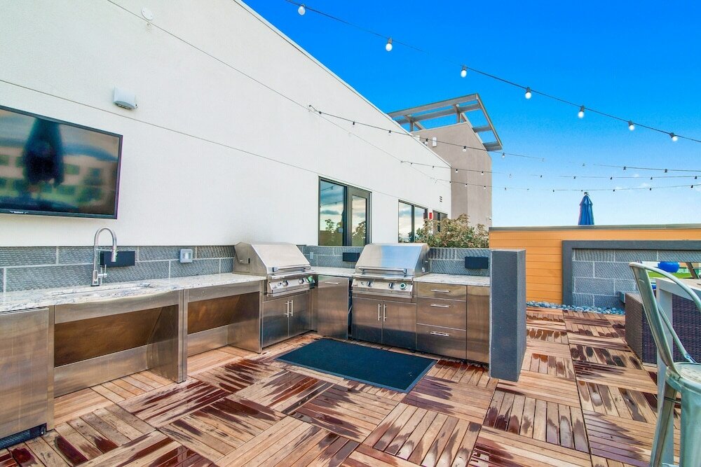 Фото Bluebird Suites near Facebook Hq