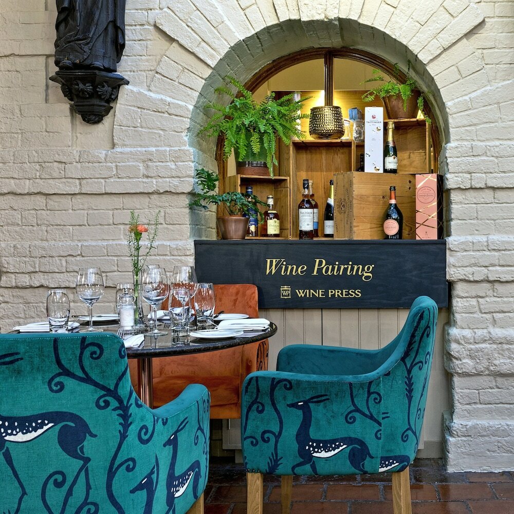 Фото The Maids Head Hotel