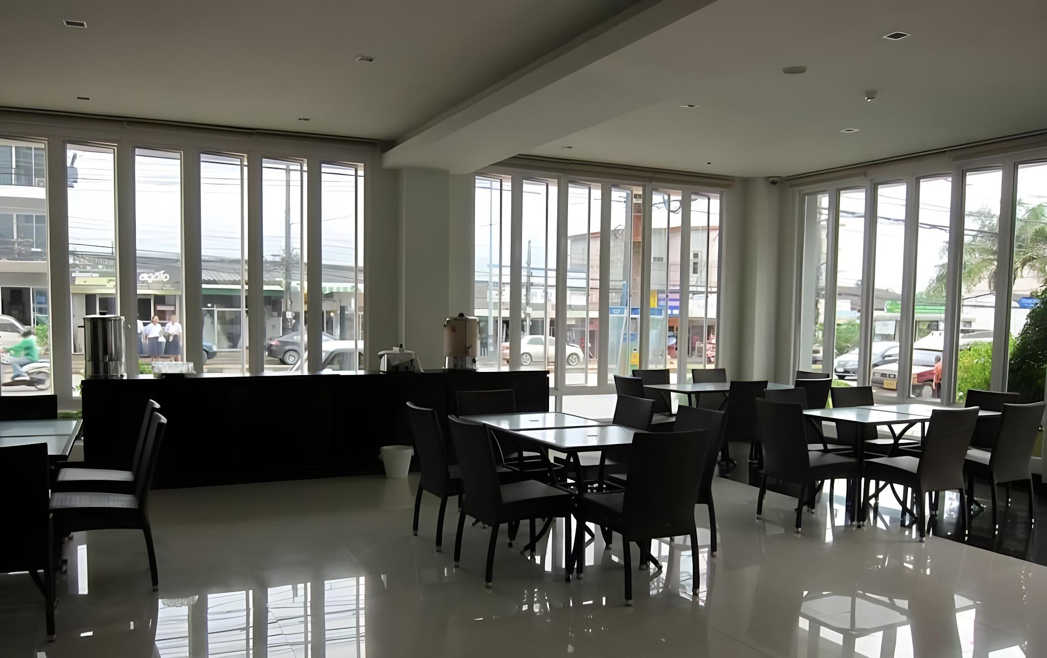 Фото The White Pearl Hotel