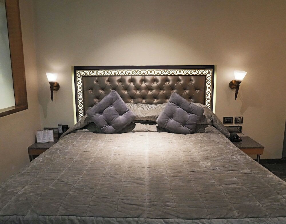 Фото Peninsula Redpine