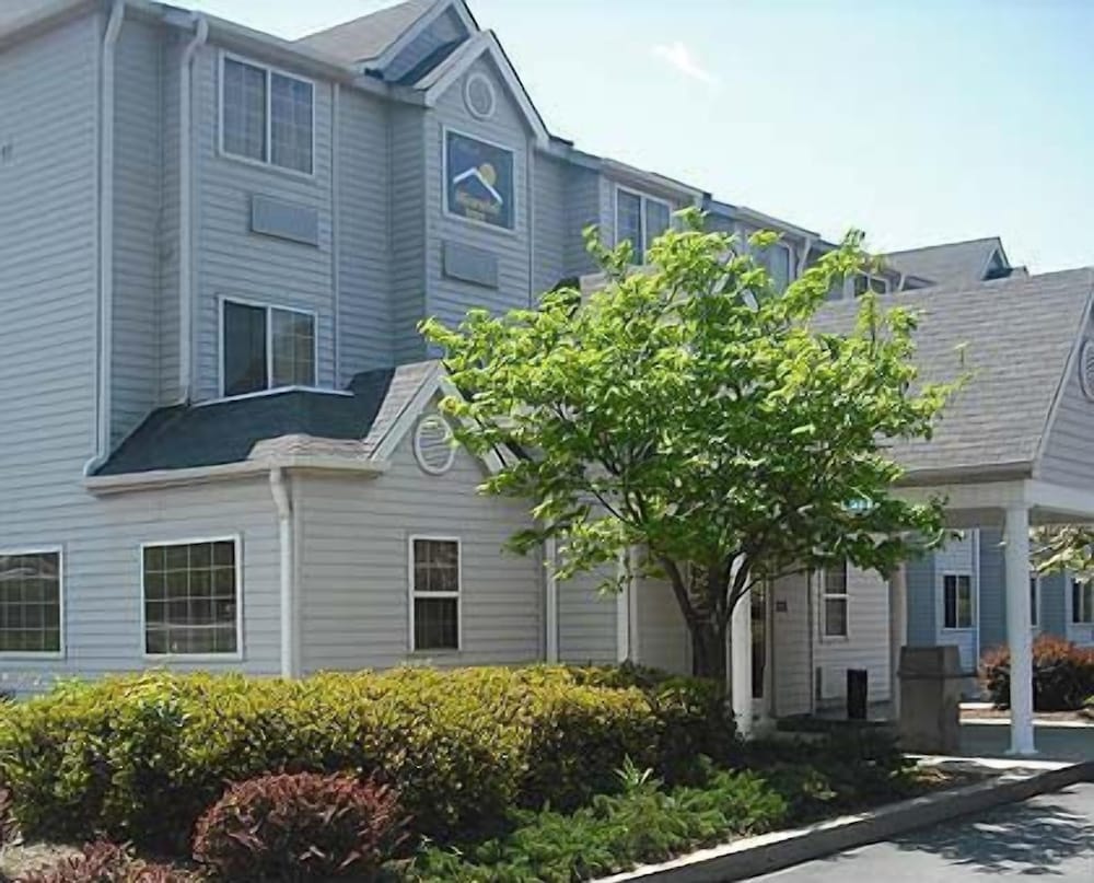 Фото Motel 6 Charlotte - University